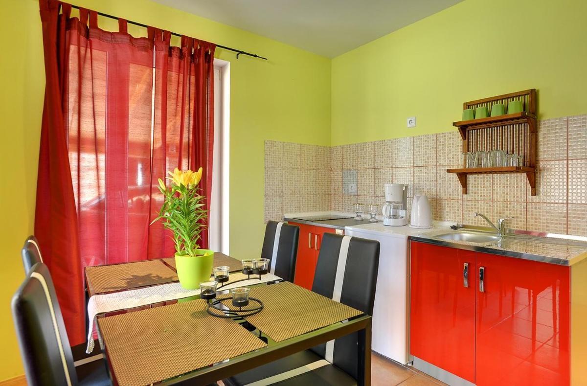 Apartments Puntica Liznjan Ngoại thất bức ảnh