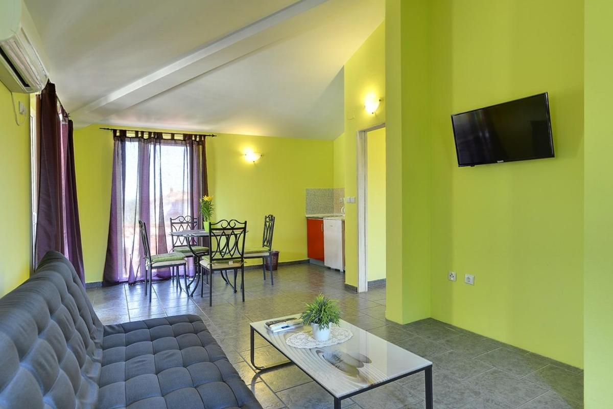 Apartments Puntica Liznjan Ngoại thất bức ảnh