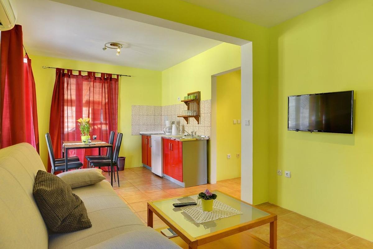 Apartments Puntica Liznjan Ngoại thất bức ảnh
