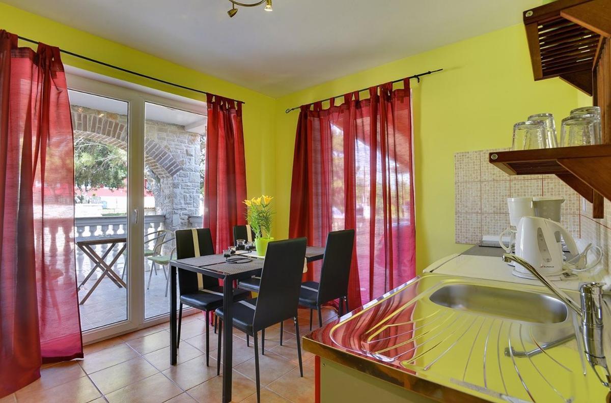 Apartments Puntica Liznjan Ngoại thất bức ảnh