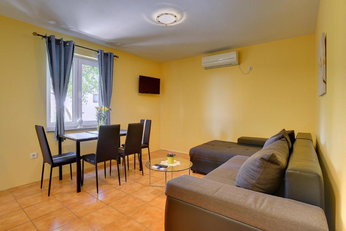 Apartments Puntica Liznjan Ngoại thất bức ảnh
