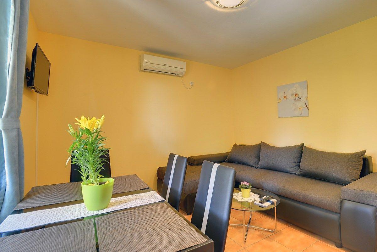 Apartments Puntica Liznjan Ngoại thất bức ảnh
